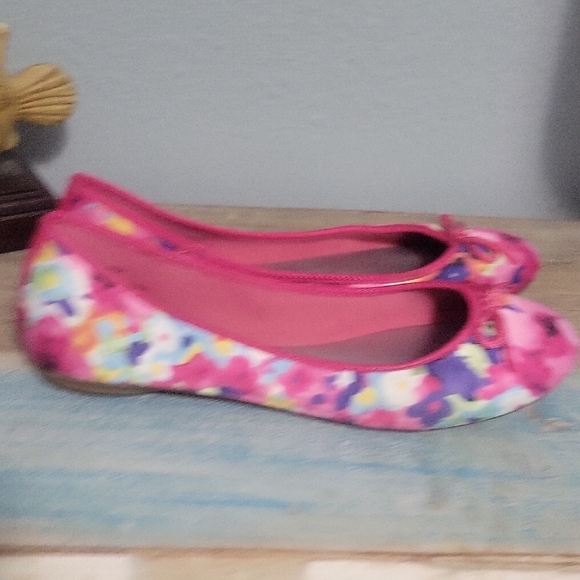 Coach And Four Sz8.5 poppy Colorful Floral Ballet Flats with Pink Trim - Picture 6 of 8